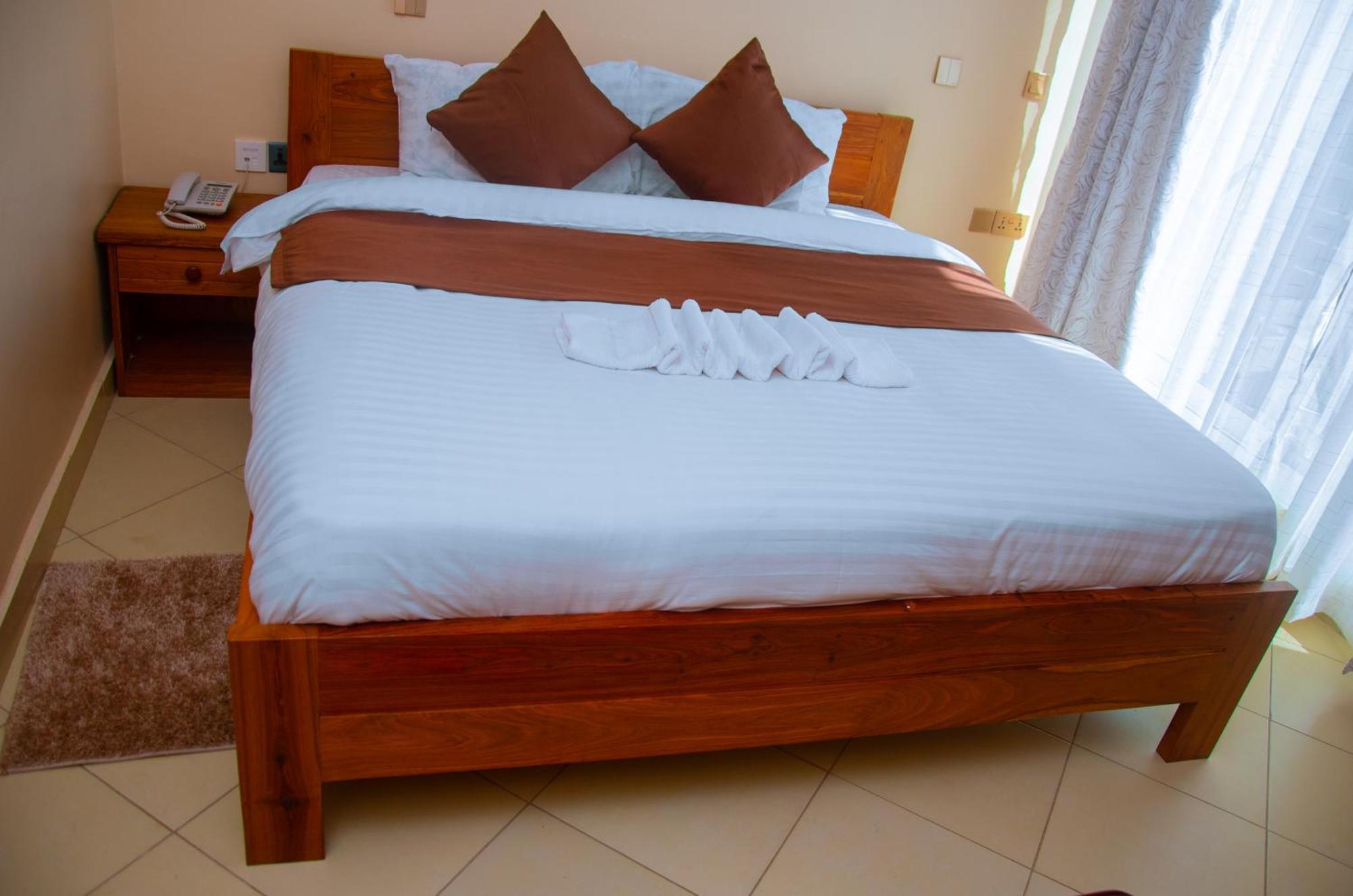 Aves Executive Hotel Arusha Esterno foto
