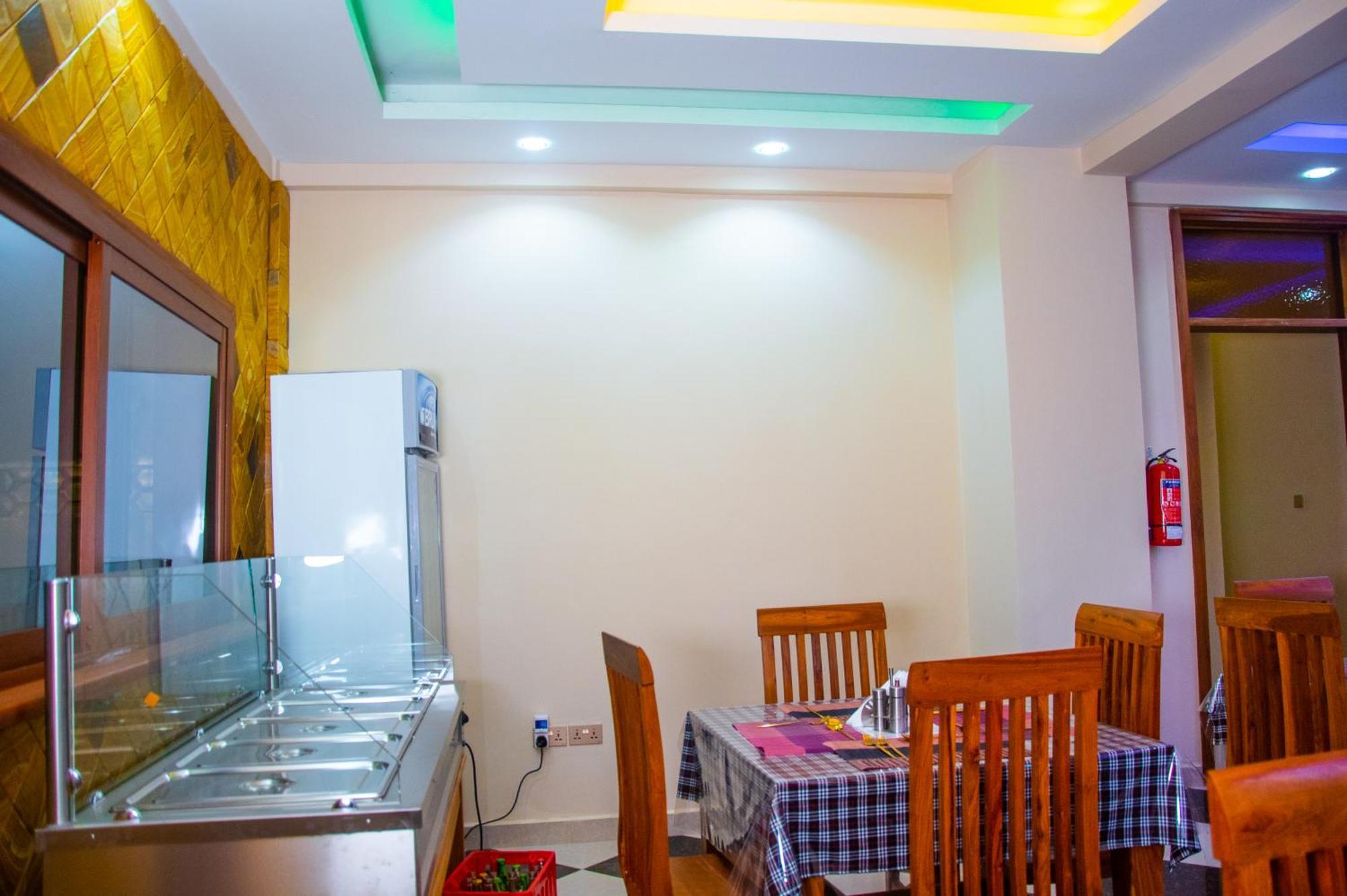 Aves Executive Hotel Arusha Esterno foto