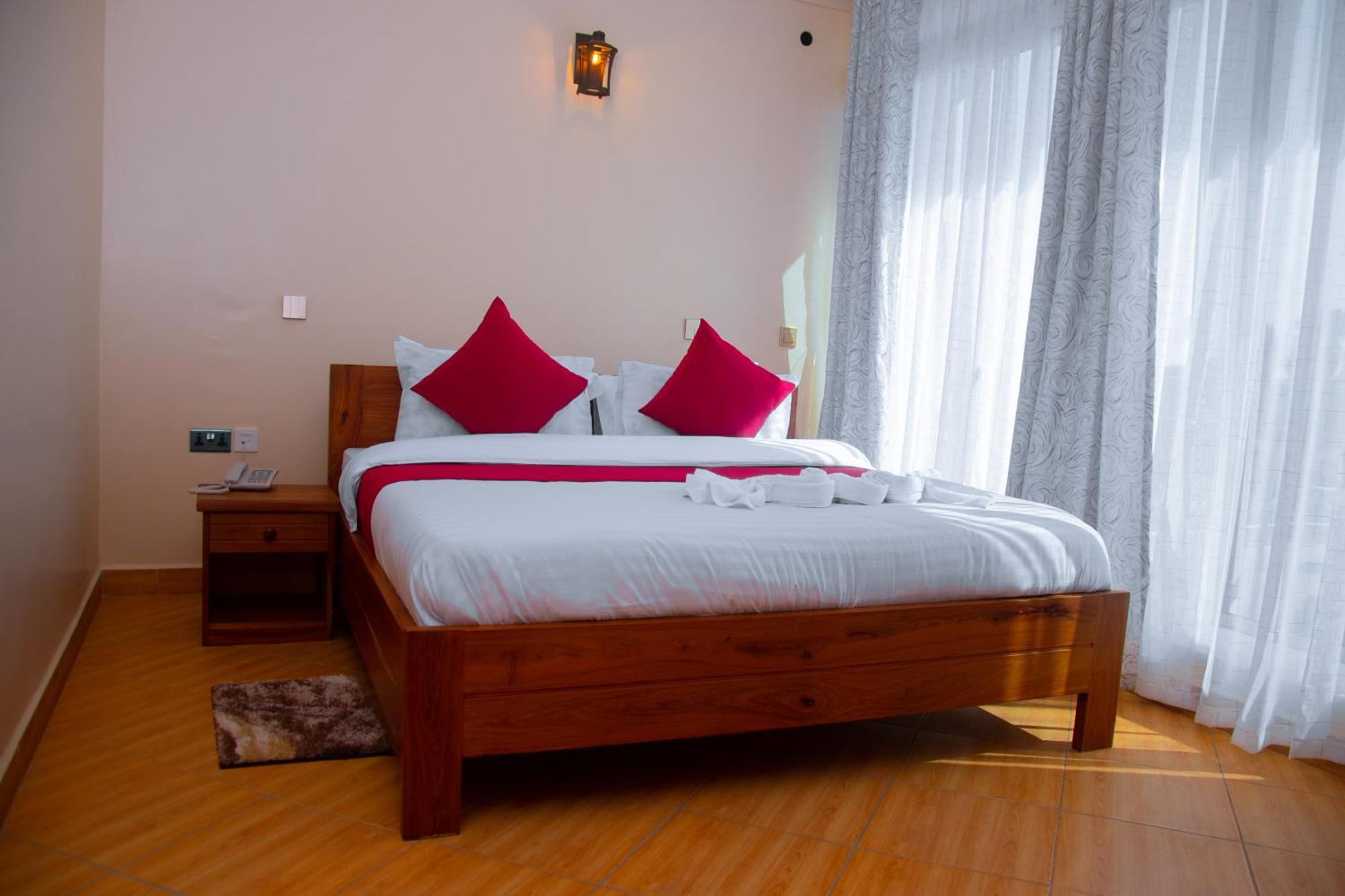 Aves Executive Hotel Arusha Esterno foto