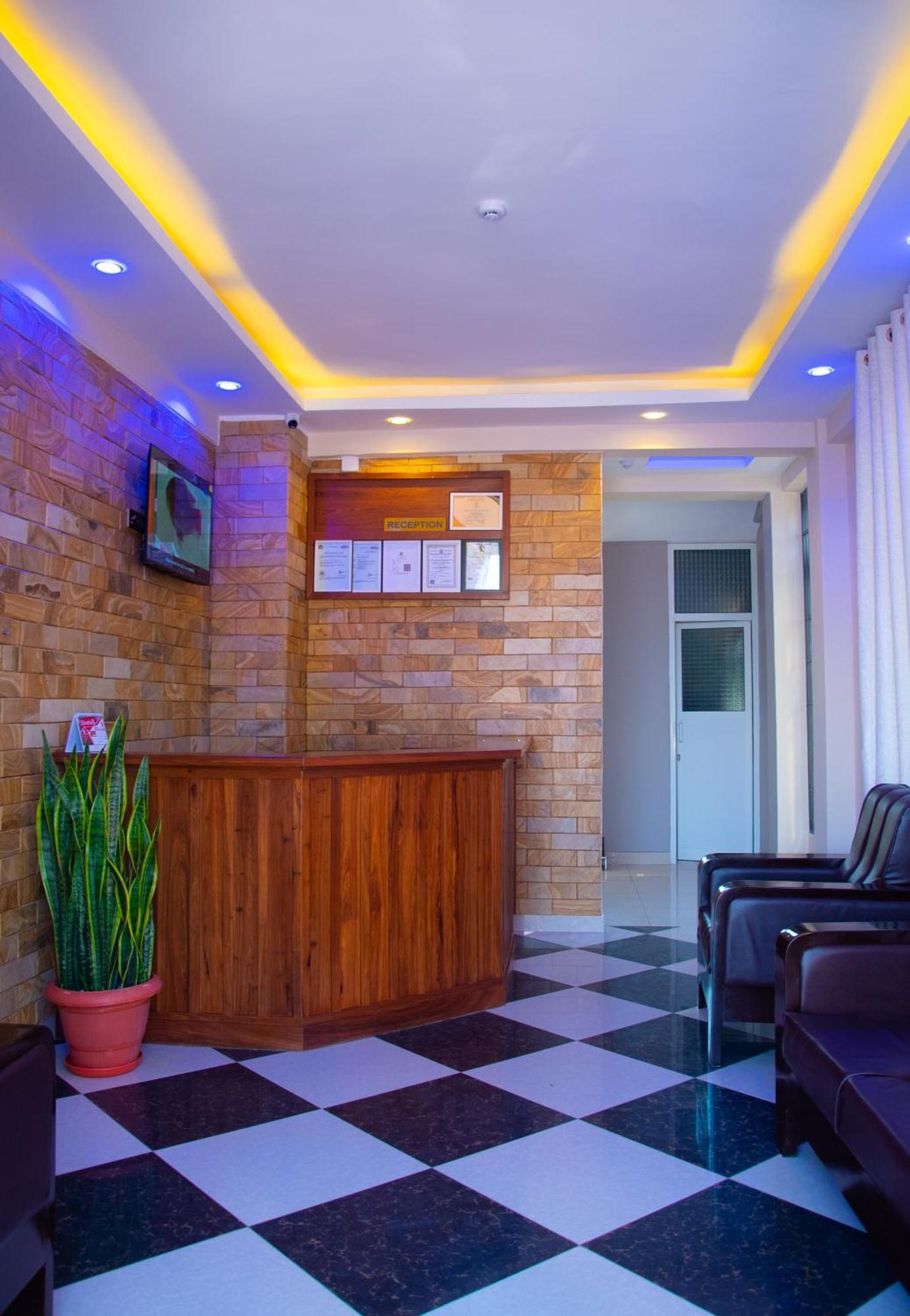 Aves Executive Hotel Arusha Esterno foto