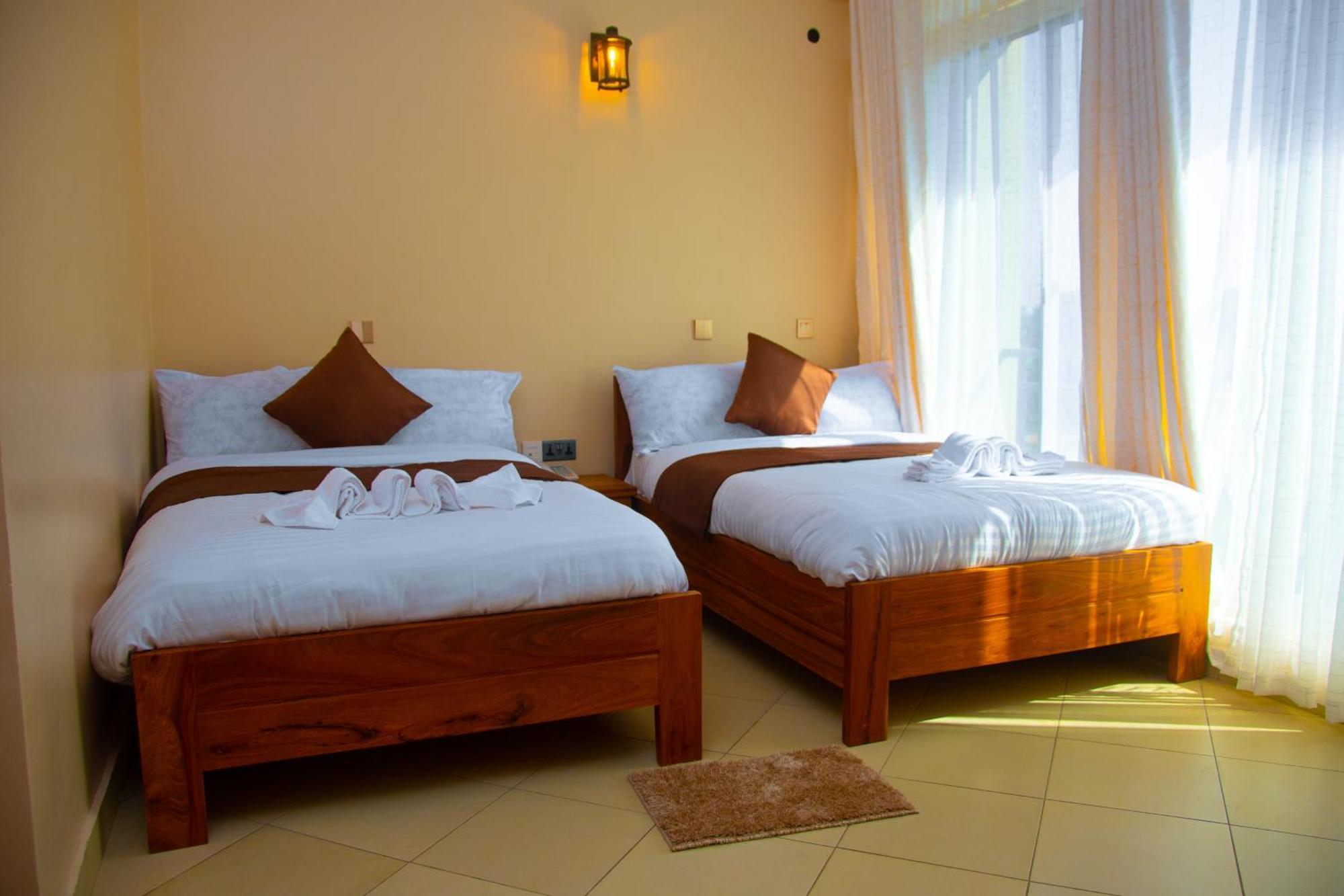Aves Executive Hotel Arusha Esterno foto