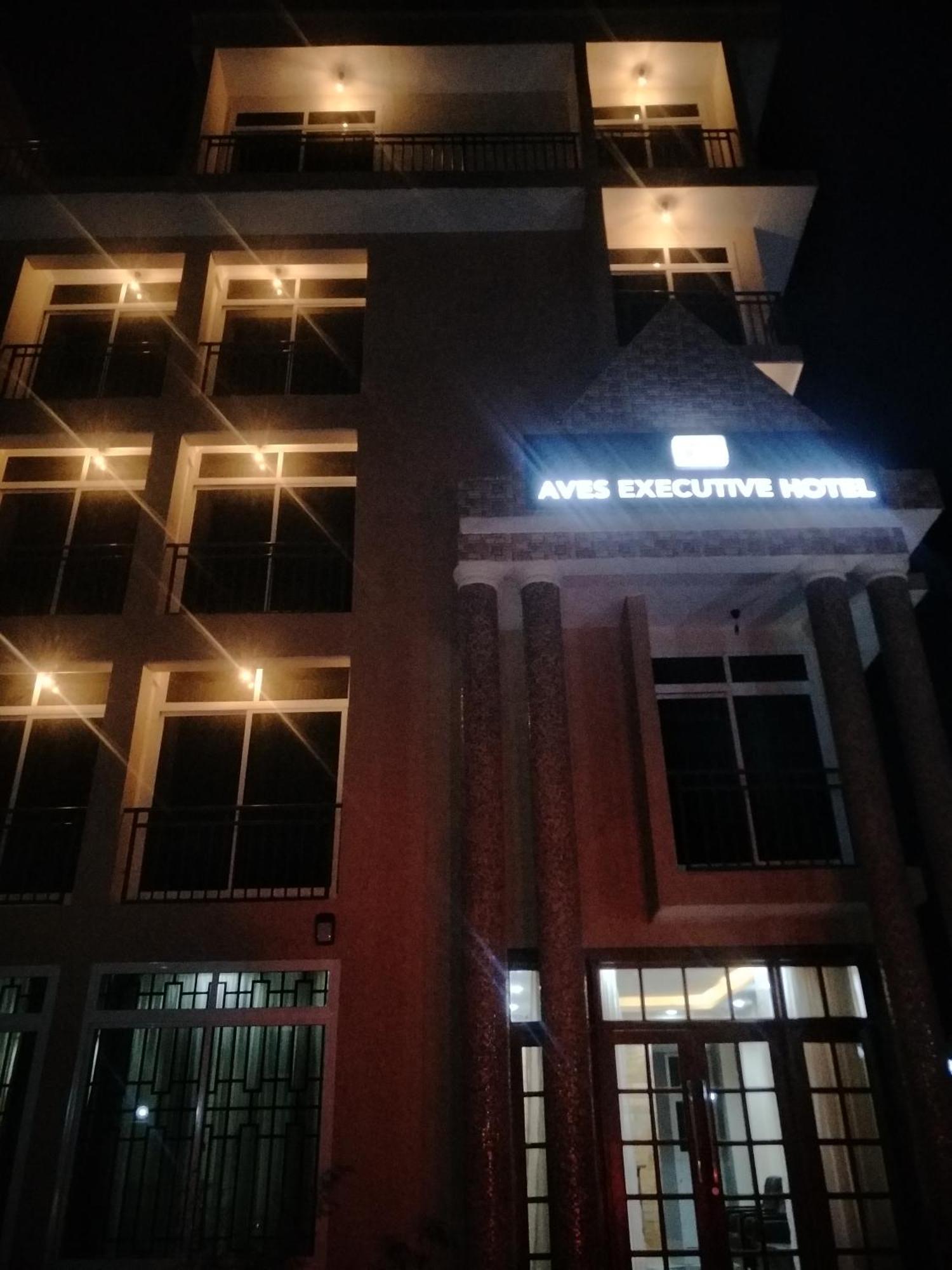 Aves Executive Hotel Arusha Esterno foto